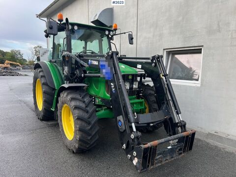 John Deere 5820