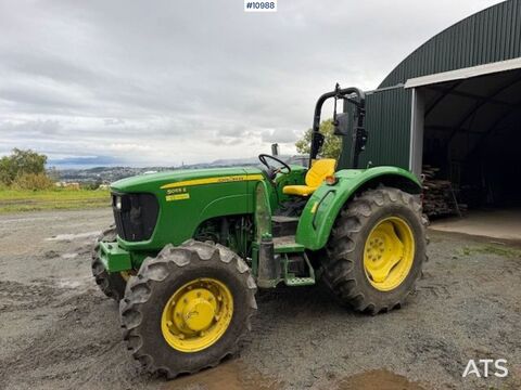 John Deere 5055E