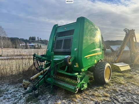 John Deere 854