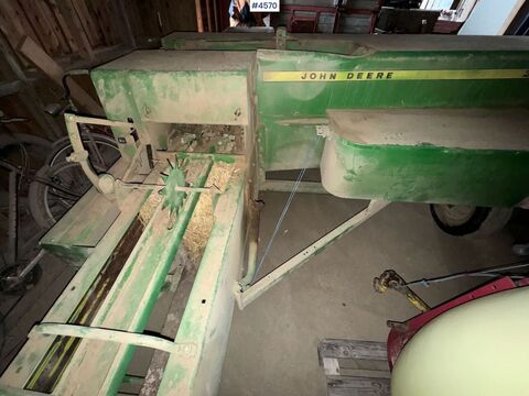 John Deere 332 A