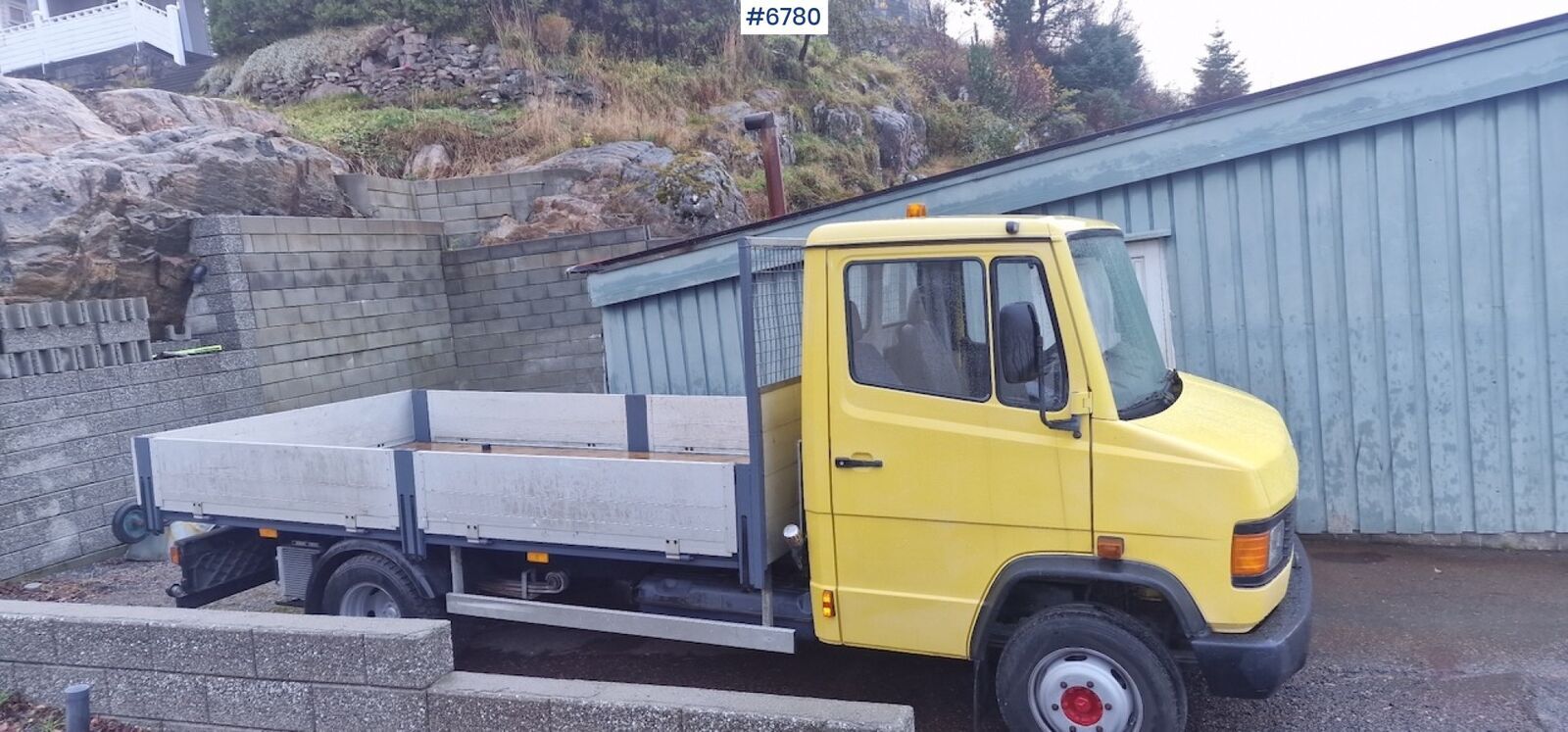 Mercedes Vario 611D 3