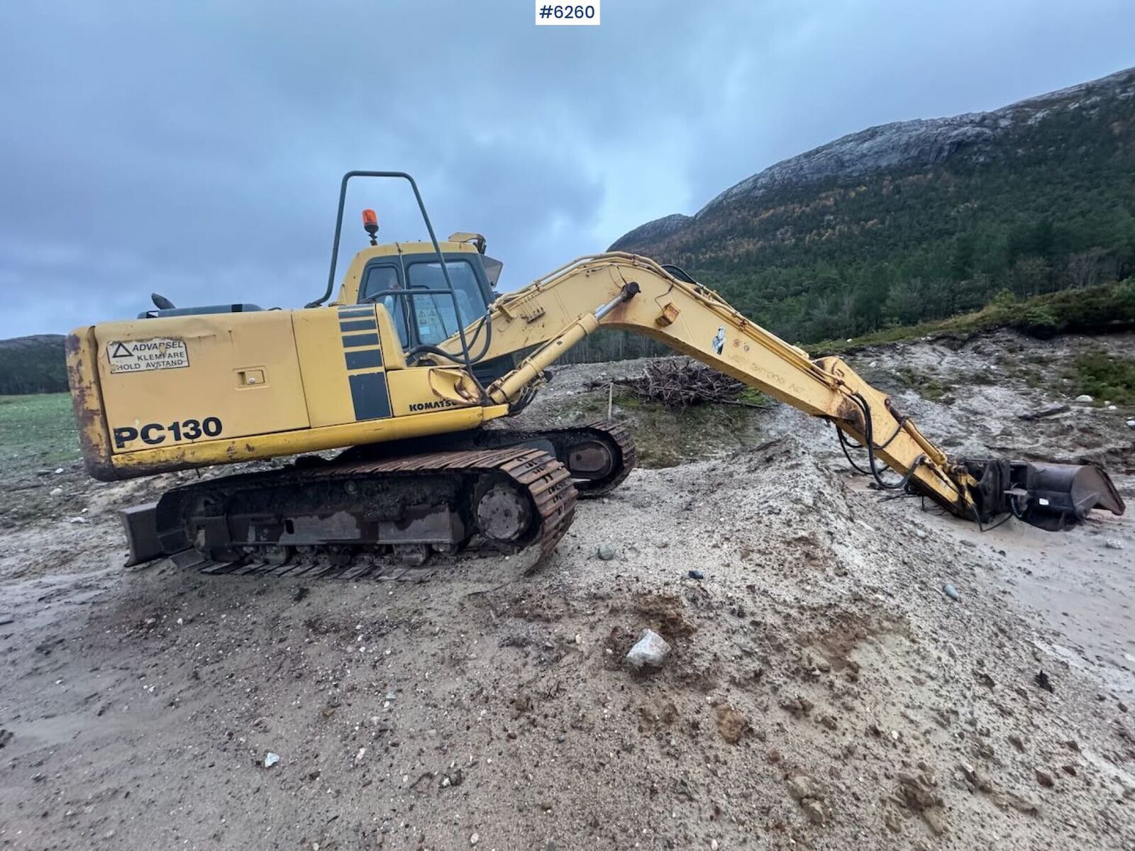 Komatsu PC130-6K 3
