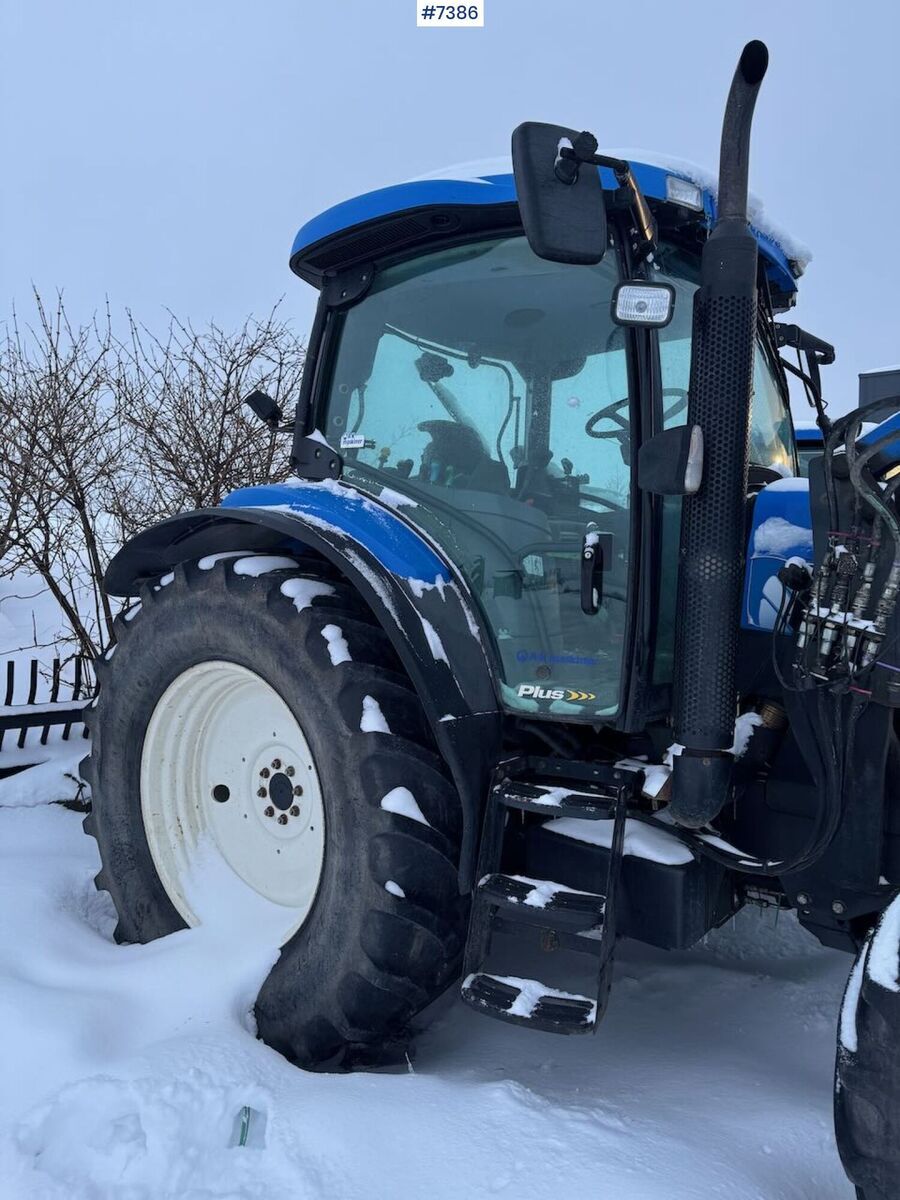 New Holland TS135A 3