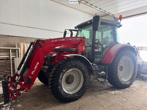 Massey Ferguson 5713S