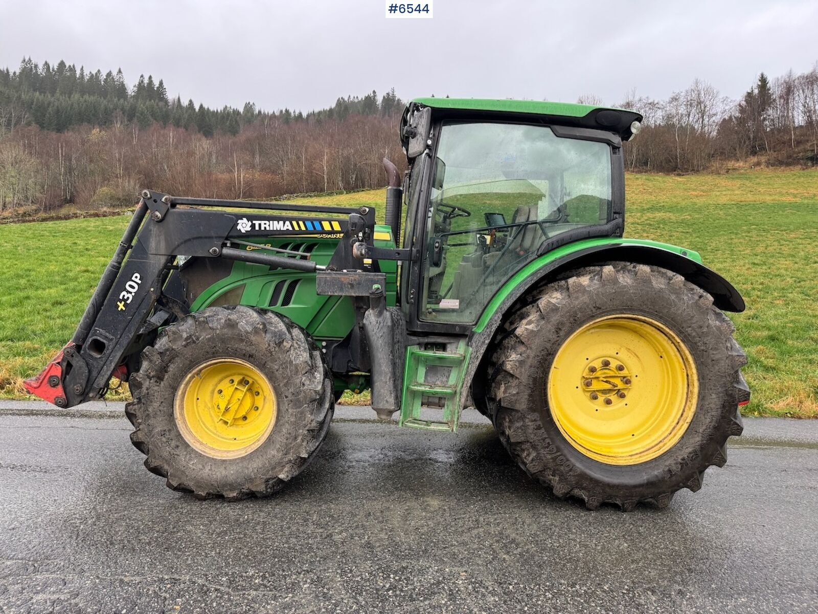 John Deere 6125R 1