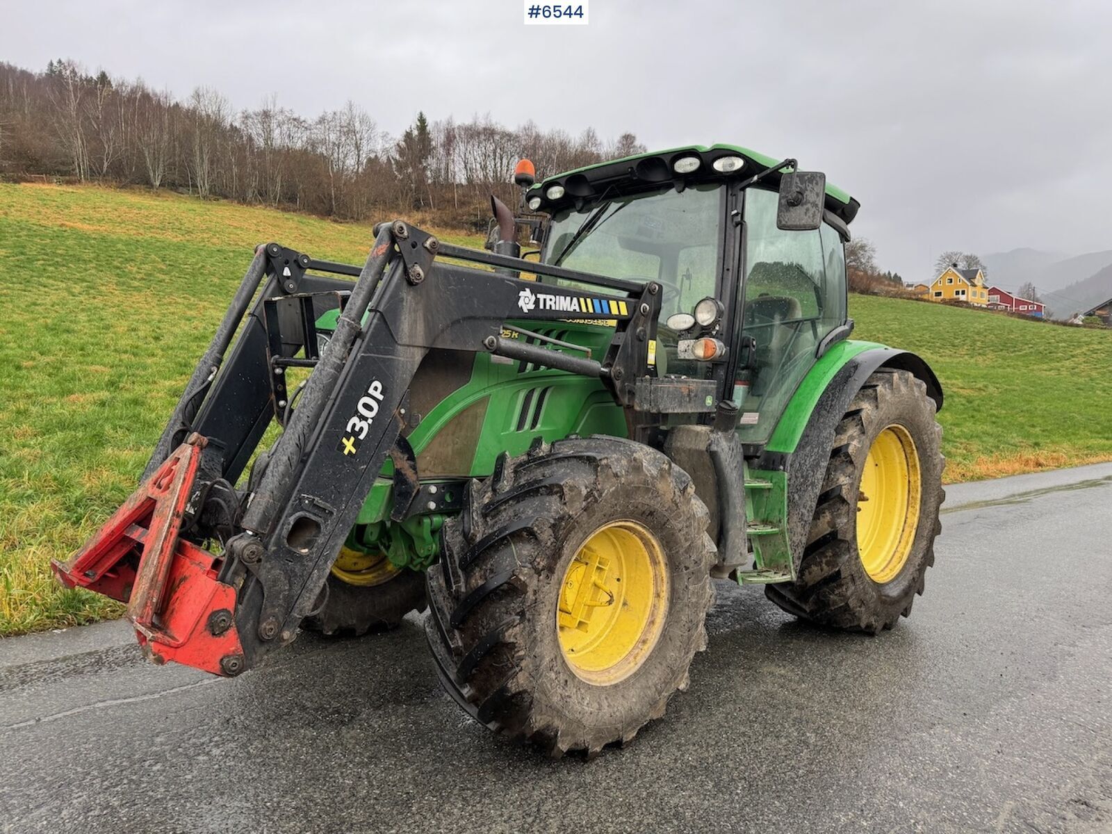 John Deere 6125R 3