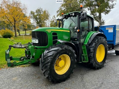 John Deere 7530