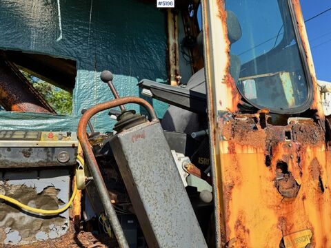 9479-6c2e04d542b8aef4903f6f7f02f3b305-5925765