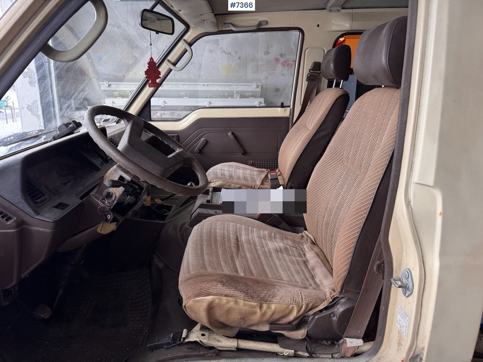 Toyota Hiace 3
