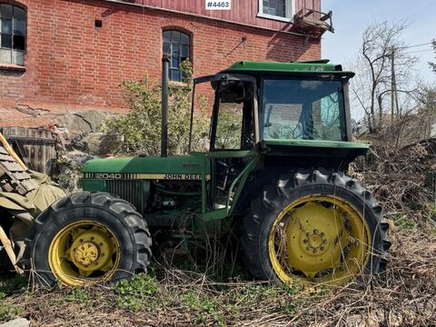 John Deere 2040