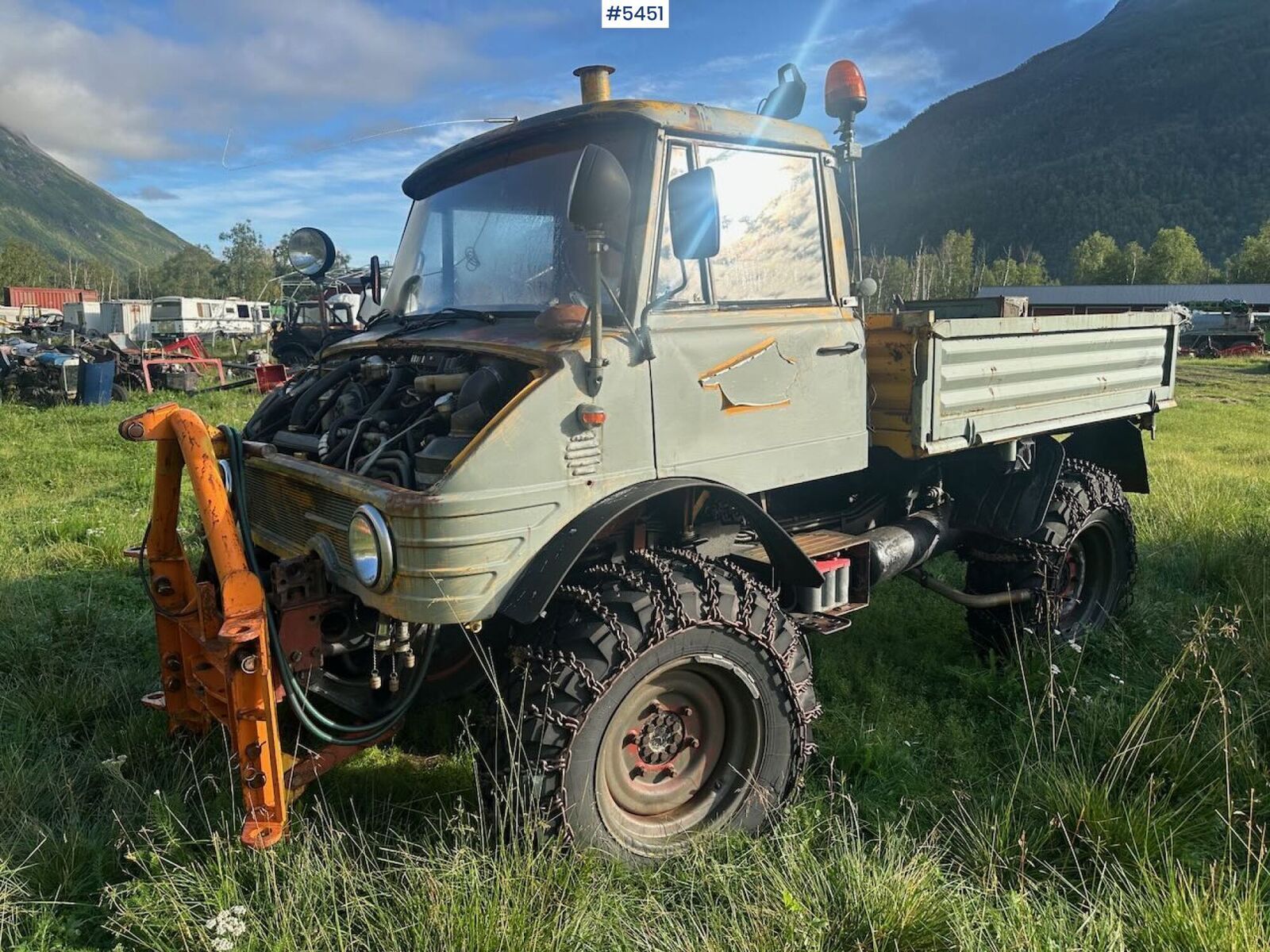 Mercedes Unimog 406 2