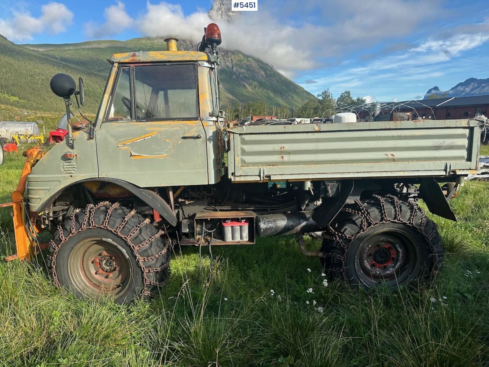 Mercedes Unimog 406 3