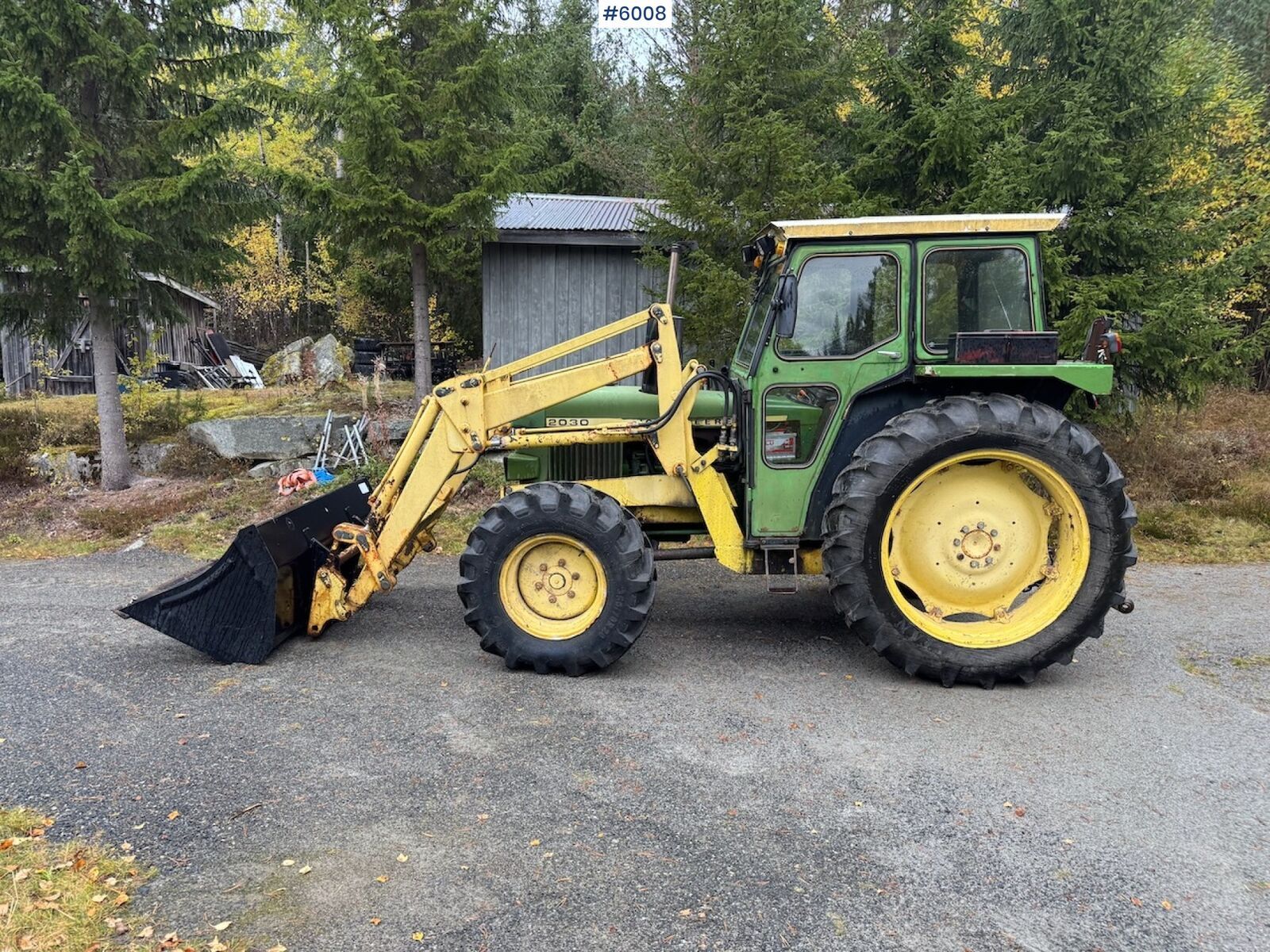 John Deere 2030 2