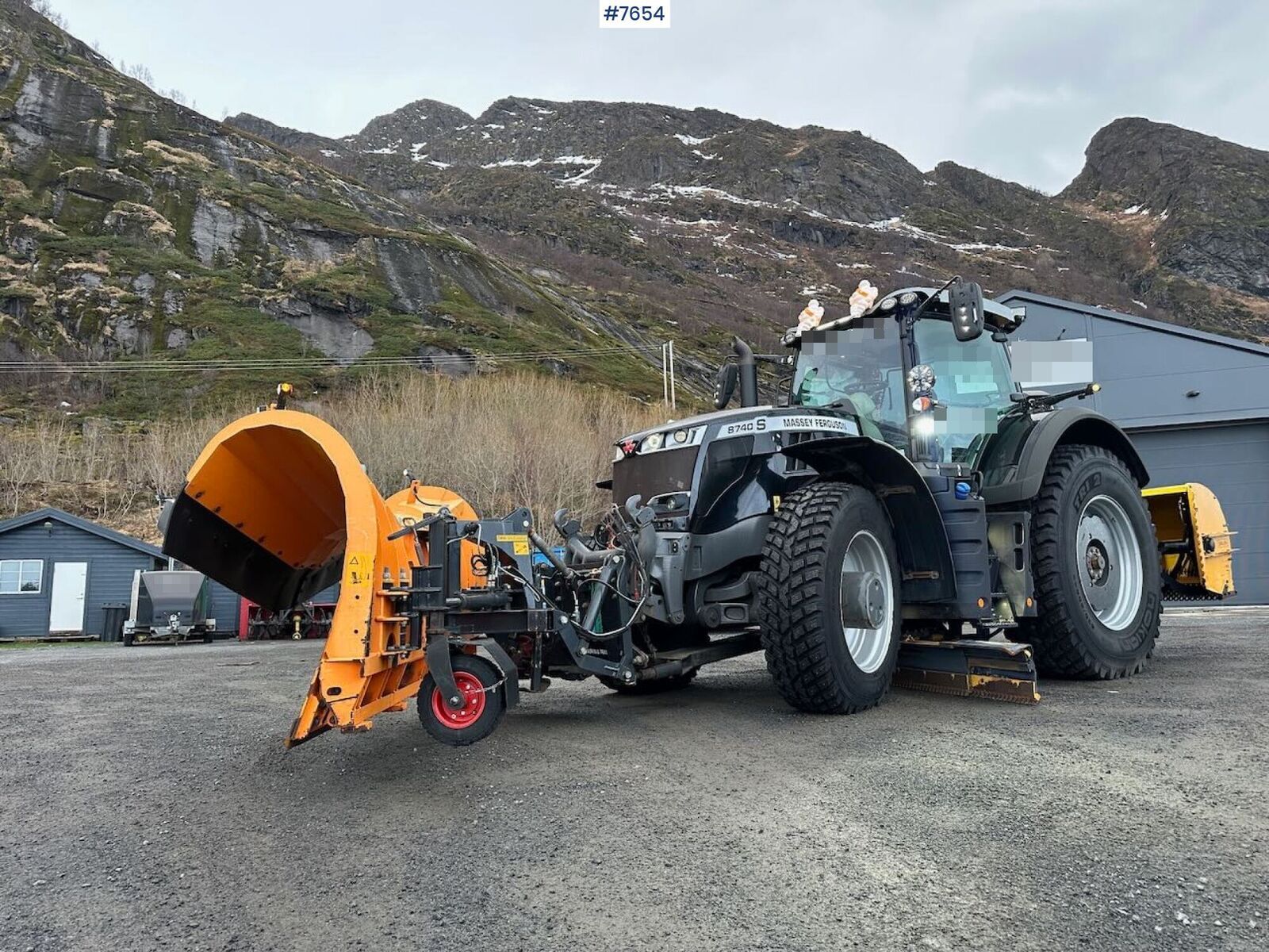 Massey Ferguson 8740 2