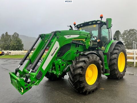 John Deere 6R 215