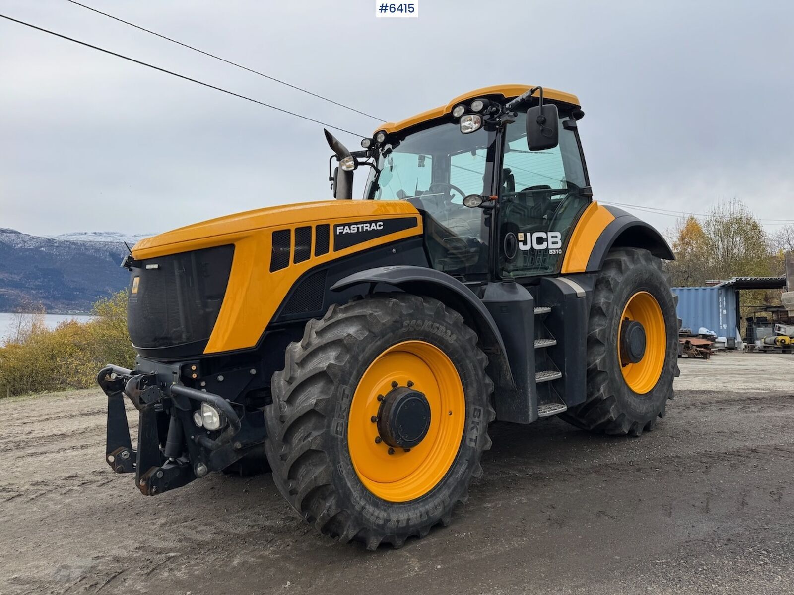 JCB 8310 Fastrac 2