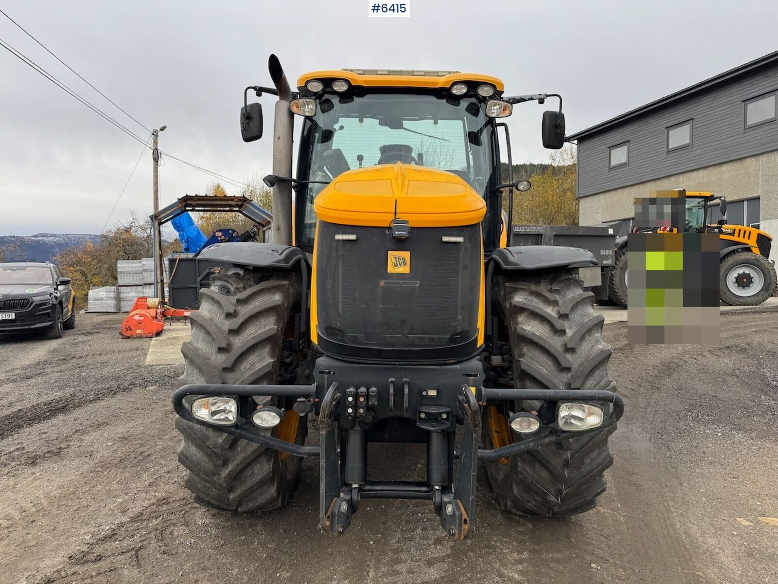 JCB 8310 Fastrac 3