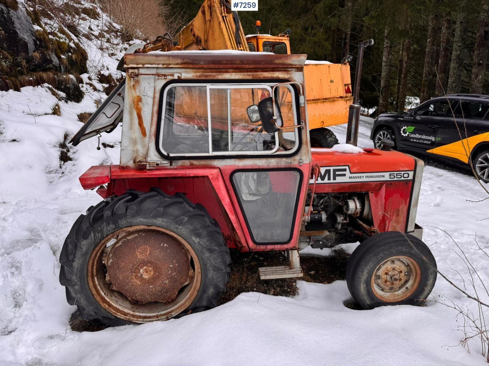 Massey Ferguson 550 3