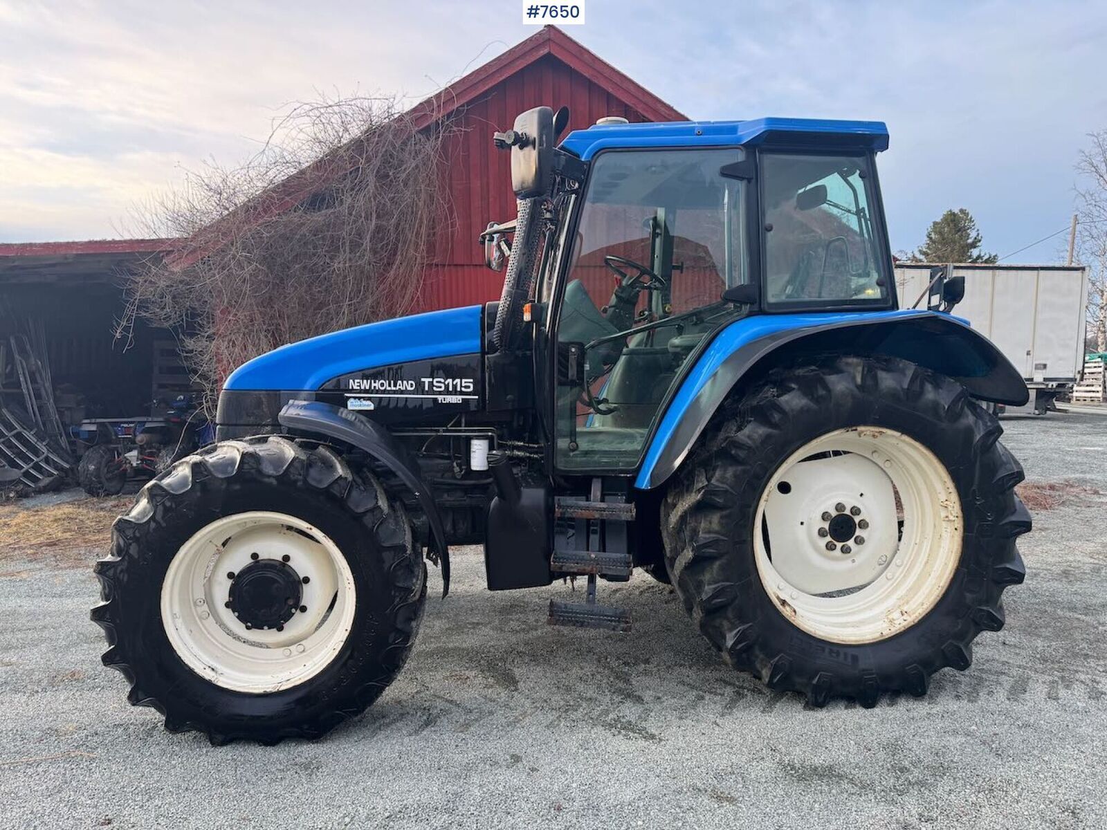 New Holland TS115 2