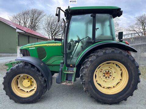 John Deere 5720