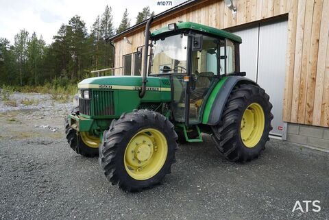 John Deere 5500