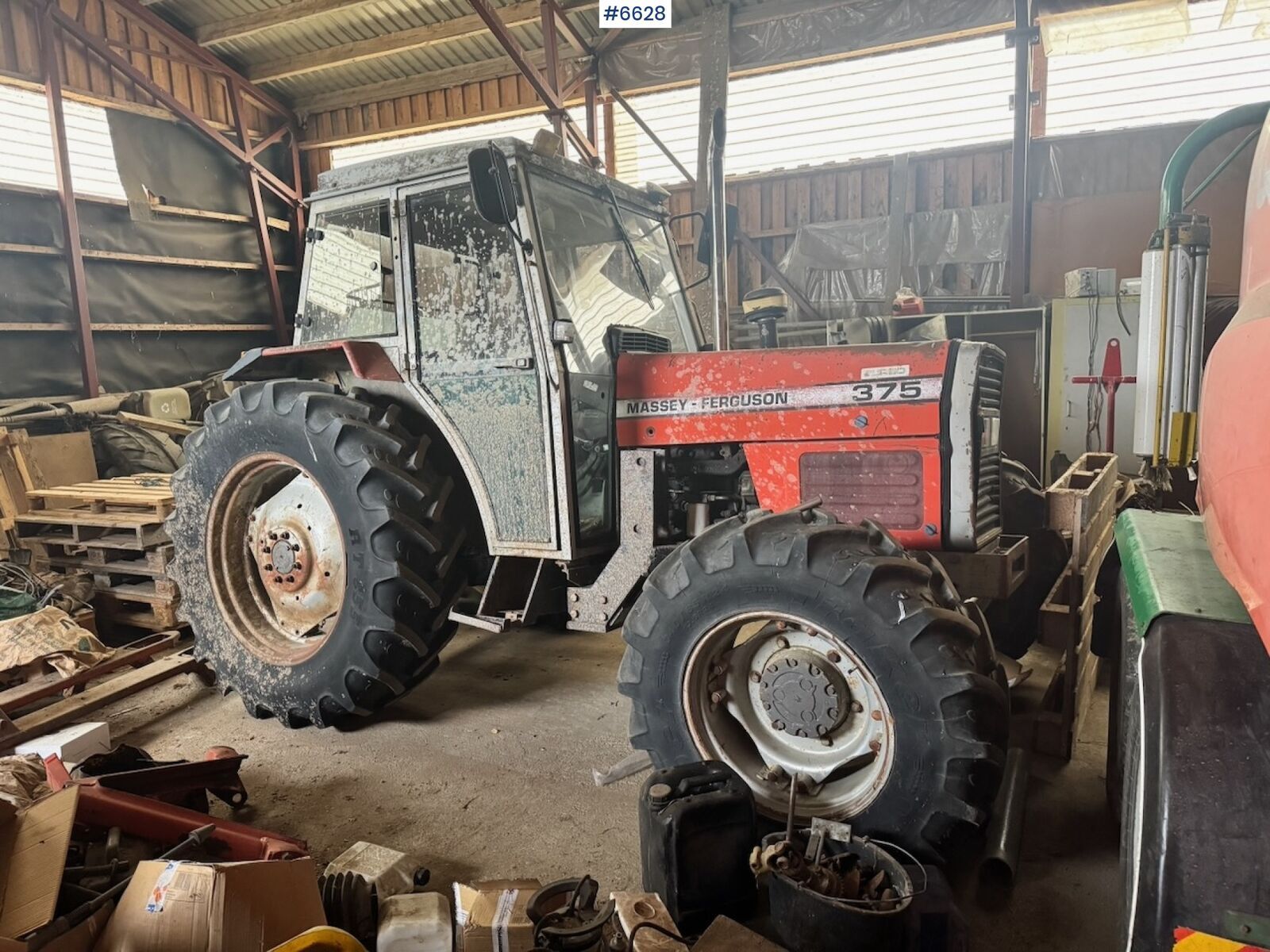 Massey Ferguson 375 1