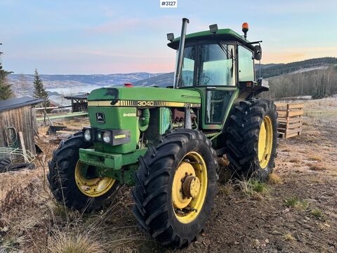 John Deere 3040