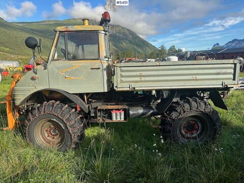 Mercedes-Benz Unimog 406