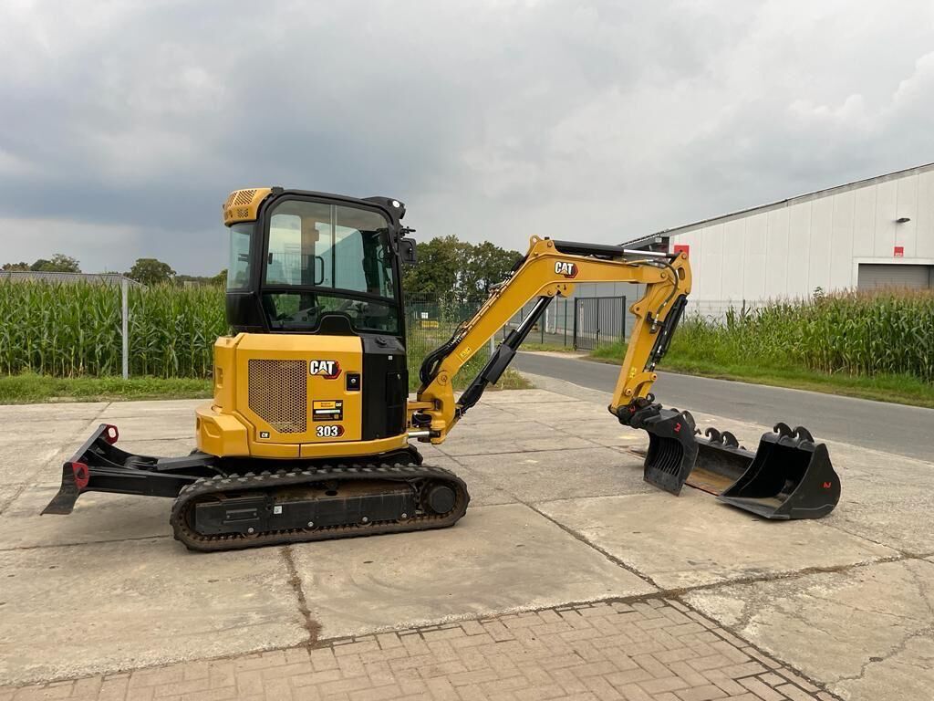 CAT 303 2