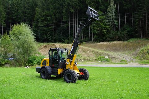 Schieder Teleskoplader 4WD 825T 