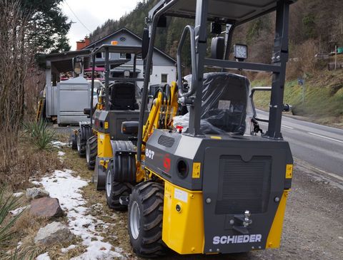 Schieder 807 – Kompakter Hoflader mit Perkins Motor 4X4