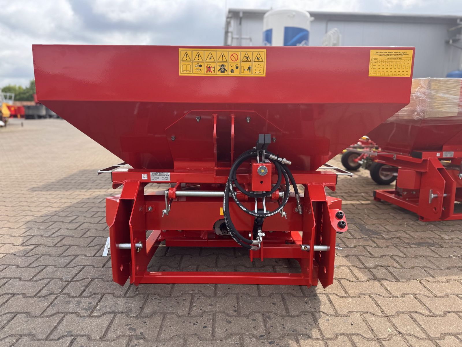 Jarmet Düngerstreuer 800 kg / Fertilizer spreader 2