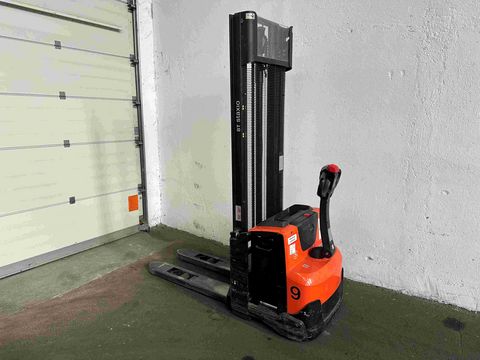 Toyota SWE 120 - 3,7 m Hubhöhe - nur 1519 Bts. !!