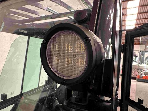 9506-1ab318cf4ac41c4e8f8ffc0270e15643-5899365