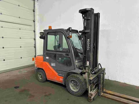 Toyota 02-8FDF30 - TRIPLEX 5,5 m - SS - ZVG - KABINE !