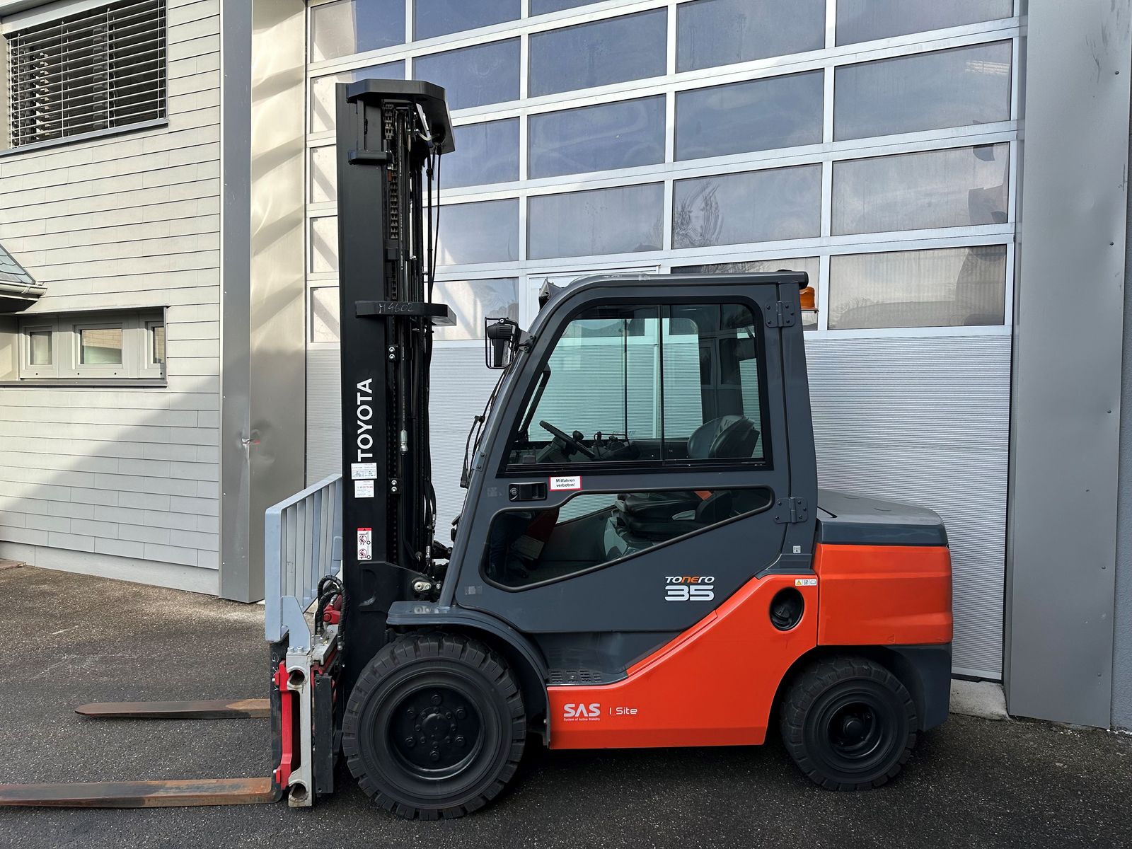 Toyota 52-8FDJF35 - NEUWERTIG !!! - TRIPLEX 5,5 m !!! 2