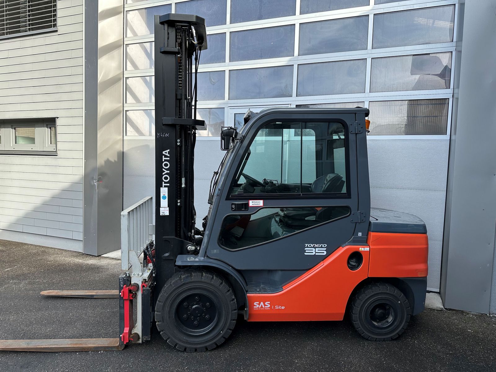 Toyota 52-8FDJF35 - NEUWERTIG !!! - TRIPLEX 5,5 m !!! 2