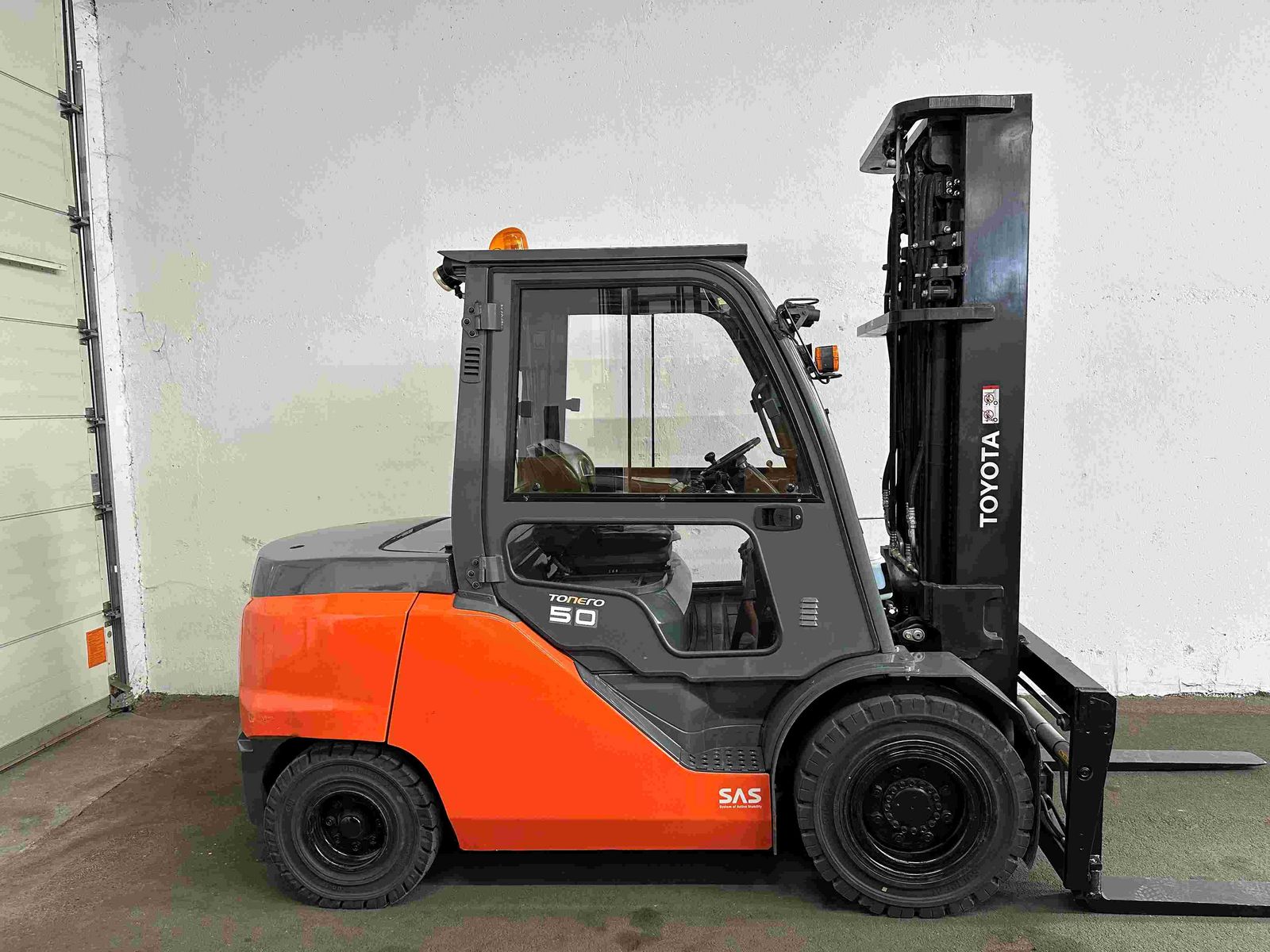 Toyota 40-8FD50N - TRIPLEX 5,5 m - SS - ZVG - KABINE ! 2