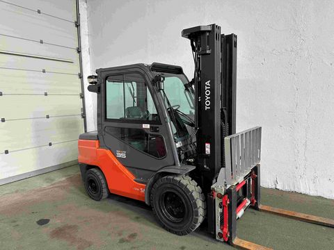 Toyota 52-8FDJF35 - NEUWERTIG !!! - TRIPLEX 4,7 m !!!