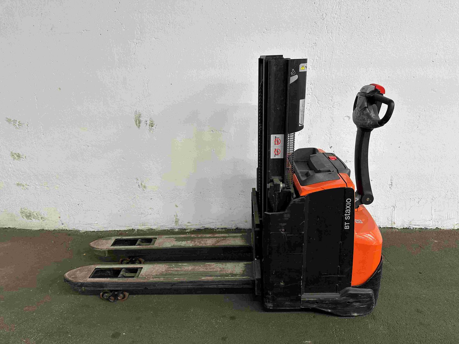 Toyota SWE 200 D - INITILALHUB - nur 149 Stunden !! 2