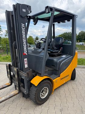 Jungheinrich TFG 316s - TRIPLEX 4,4 m - SEITENSCHIEBER !!!