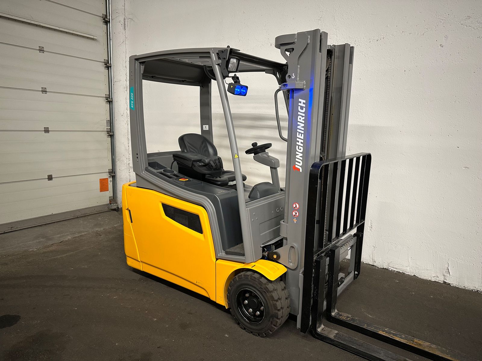 Jungheinrich EFG 220 - TRIPLEX 4,4 m - SEITENSCHIEBER !!! 1