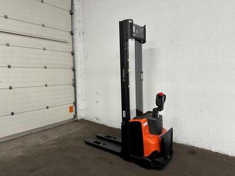 Toyota SWE 140 - nur 44 Betriebsstunden !! NEUWERTIG !