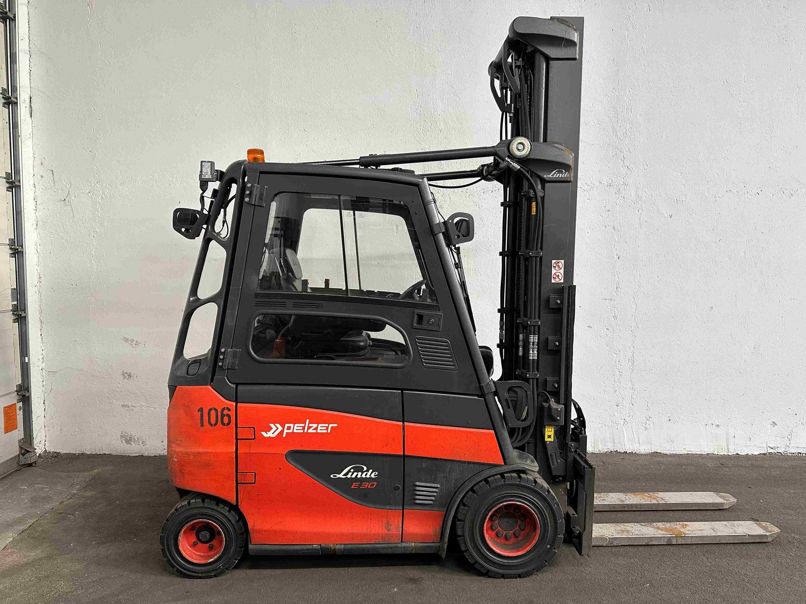 Linde E 30 H-01/600 - TRIPLEX 6,9 m - SS - hydr. Gabel 2