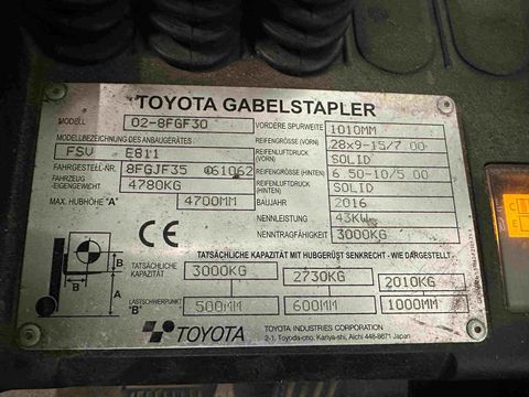 Toyota 02-8 FGF 30 - TRIPLEX 4,7 m - SS - KABINE