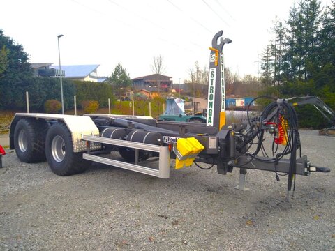Stronga HL 210