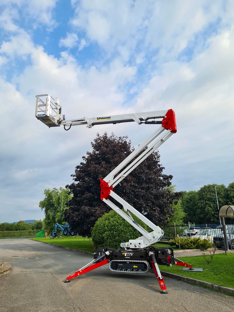 Raupenarbeitsbühne / Arbeitsbühne 2