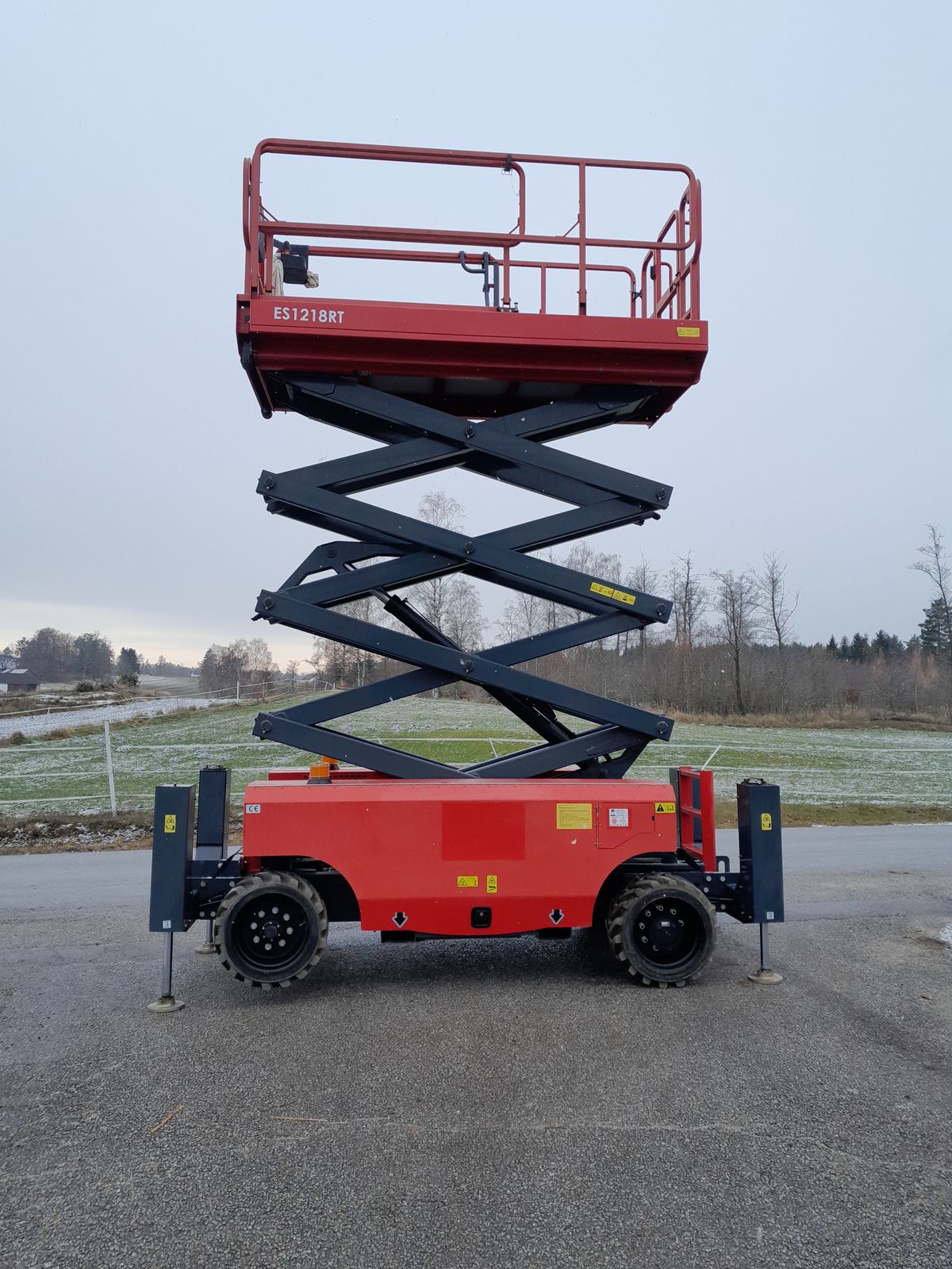 Arbeitsbühne / Geländescherenbühne 2