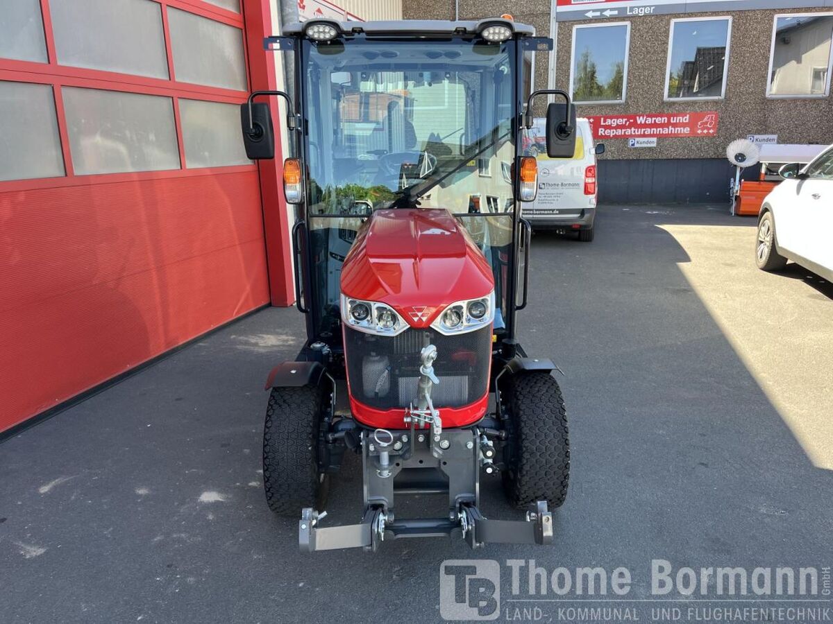 Massey Ferguson MF 1735 M HC 2