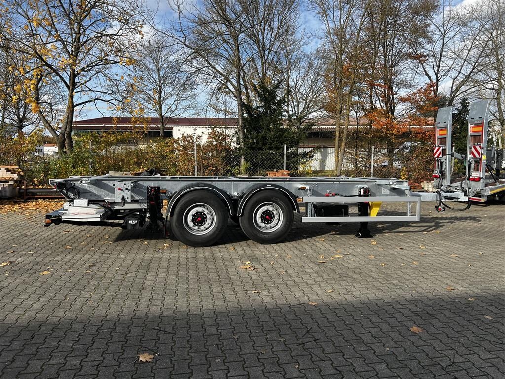 BDF Tandem- BDF- Wechselanhänger mit Ladebordwan 1